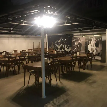 Anita Noch 4* קמר
